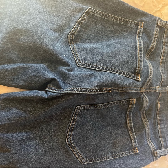 Banana Republic Women’s Relaxed Flare Jeans size 6 - Picture 2 of 7